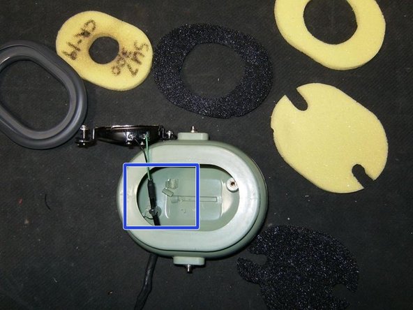 David Clark Over-Ear Headphones Right Dome Replacement: crwdns2935265:07crwdnd2935265:02crwdnd2935265:03crwdne2935265:0