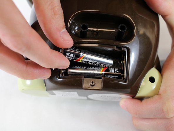 Circo Monkey Alarm Clock Battery Replacement: crwdns2935265:03crwdnd2935265:02crwdnd2935265:03crwdne2935265:0