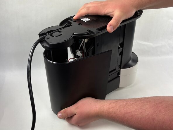 Nespresso Vertuo Next Lower Water Line Replacement, Water Pump: crwdns2935265:01crwdnd2935265:03crwdnd2935265:03crwdne2935265:0