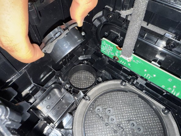 Marshall Kilburn II Tweeters Replacement: crwdns2935265:011crwdnd2935265:03crwdnd2935265:03crwdne2935265:0