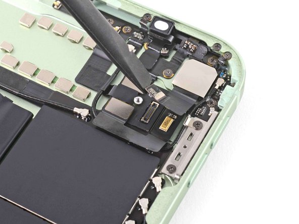 iPad Air 4 Rear Camera Replacement, Disconnect the rear camera cable: stap 0, afbeelding 2 van 2