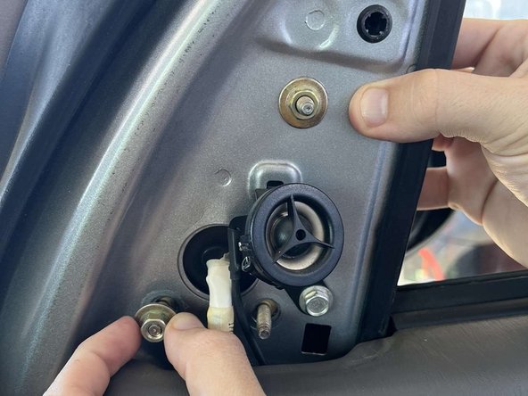 2006 Toyota Tundra Side Mirror Replacement: crwdns2935265:06crwdnd2935265:02crwdnd2935265:03crwdne2935265:0