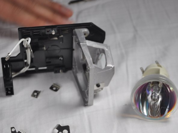 Optoma HD20 Light Bulb Replacement: crwdns2935265:09crwdnd2935265:02crwdnd2935265:02crwdne2935265:0