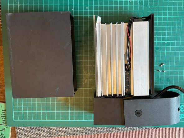 Disassembling Netatmo Outdoor Camera Main Unit: Schritt 4, Bild 2 von 2