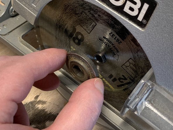 Circular Saw Blade Replacement: crwdns2935265:04crwdnd2935265:02crwdnd2935265:02crwdne2935265:0