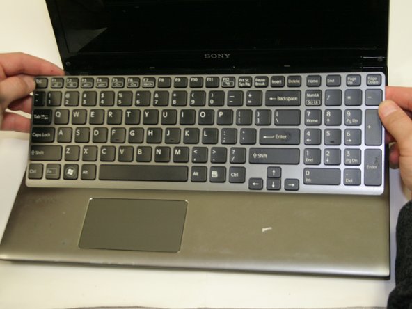 Sony Vaio SVE15112FXS Keyboard Replacement: crwdns2935265:012crwdnd2935265:02crwdnd2935265:02crwdne2935265:0