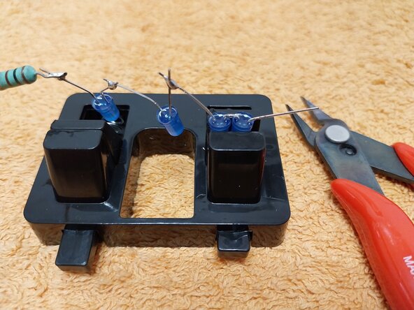 Simple 12V MN21 remote control battery tester.: step 5, image 1 of 3