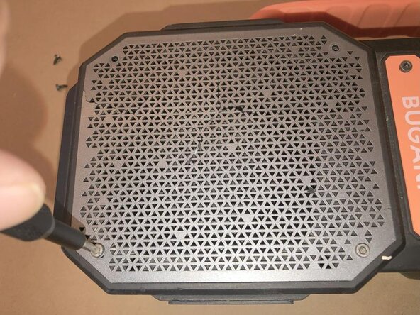 Bugani M83 wireless speaker Battery Replacement: adım 3, 3 resimden 1.