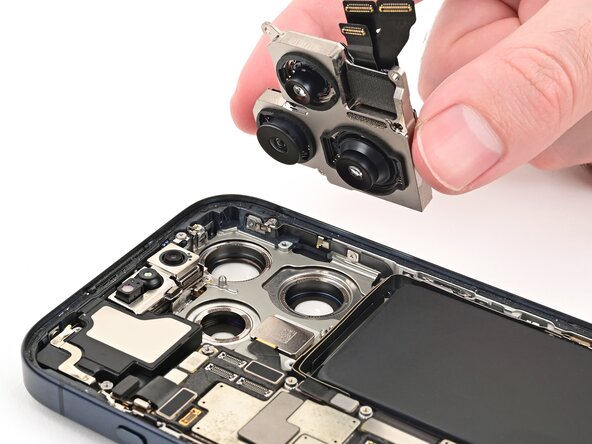 iPhone 15 Pro Front Camera Assembly Replacement, Install the rear camera assembly: étape 38, image 1 de 3