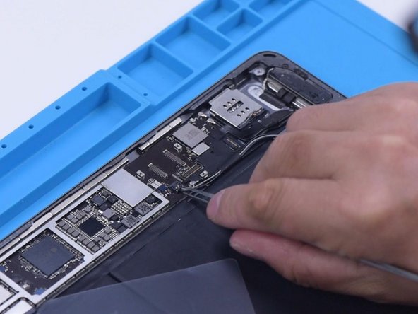 How to Fix iPad Touch Jumping/Glitching - Touch IC Replacement: crwdns2935265:03crwdnd2935265:02crwdnd2935265:03crwdne2935265:0