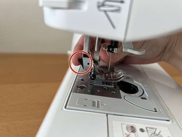 How to Fix a Squeaky Brother SC 9500 Computerized Sewing Machine: step 4, image 1 of 3