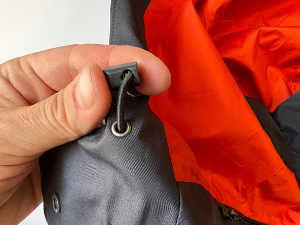 Cord Lock Replacement, Assess the damage: crwdns2935265:01crwdnd2935265:02crwdnd2935265:03crwdne2935265:0