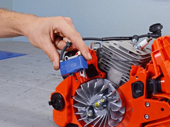 Echo Chain Saw CS590 2019 Ignition Assembly Replacement, Remove the ignition coil: crwdns2935265:021crwdnd2935265:02crwdnd2935265:02crwdne2935265:0