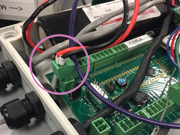 Autosampler Battery and Node Enclosure Assembly (2021), Fit the boards into the node box: crwdns2935265:013crwdnd2935265:03crwdnd2935265:03crwdne2935265:0