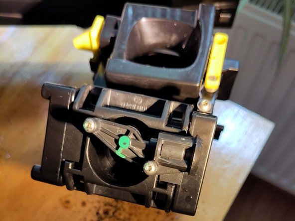 PHILIPS HD8829 coffee machine brewing unit exit funnel Replacement, Rotate the top of the brewing unit: crwdns2935265:03crwdnd2935265:02crwdnd2935265:02crwdne2935265:0