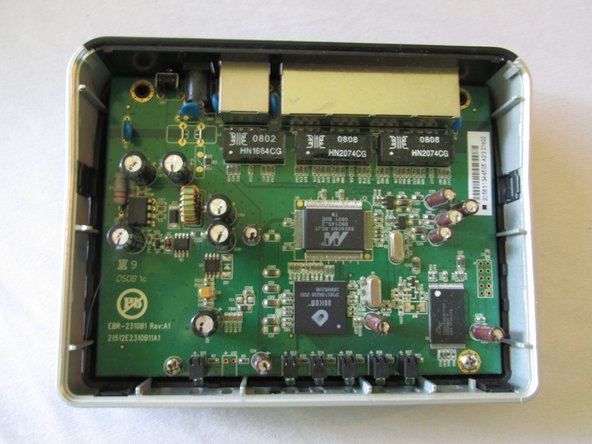 D-Link EBR-2310 Motherboard Replacement, Remove Silver Casing: crwdns2935265:04crwdnd2935265:02crwdnd2935265:02crwdne2935265:0