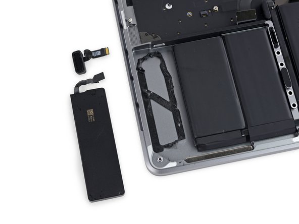 MacBook Pro 13" Touch Bar Teardown: crwdns2935265:017crwdnd2935265:03crwdnd2935265:03crwdne2935265:0