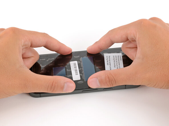 Google Pixel 10 Screen Replacement, Install the new screen: crwdns2935265:033crwdnd2935265:03crwdnd2935265:03crwdne2935265:0