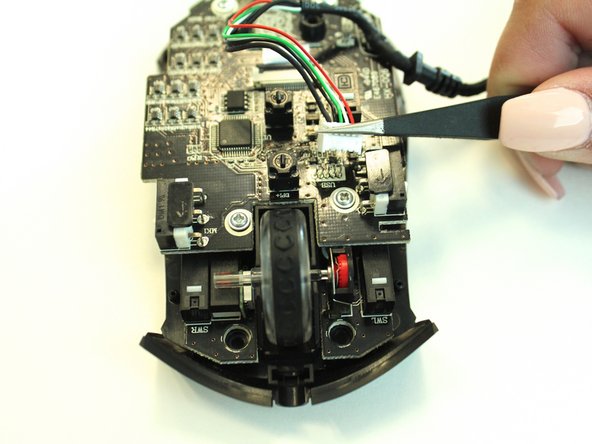 Thermaltake Theron Plus 5-pin USB Cord Replacement: stap 0, afbeelding 2 van 3