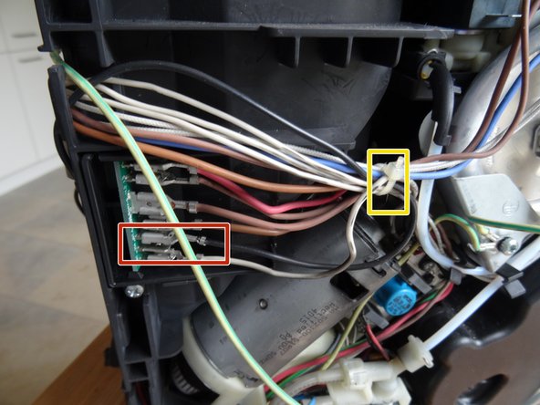 DeLonghi ECAM Serie Mahlwerk tauschen, Mahlwerk: crwdns2935265:07crwdnd2935265:02crwdnd2935265:02crwdne2935265:0