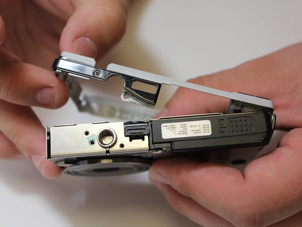 Kodak EasyShare M2008 Battery Door Replacement: crwdns2935265:05crwdnd2935265:03crwdnd2935265:03crwdne2935265:0