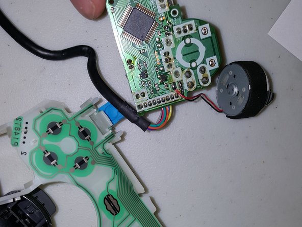 DualShock 2 Teardown+How It Works: crwdns2935265:03crwdnd2935265:03crwdnd2935265:03crwdne2935265:0