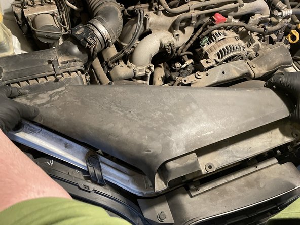 2005-2009 Subaru Outback Low Beam Headlight Replacement: Schritt 4, Bild 3 von 3