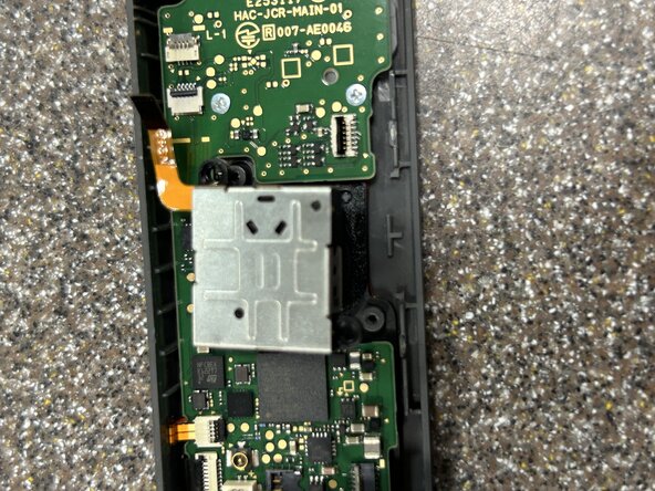 Right Joy-Con Teardown: crwdns2935265:019crwdnd2935265:02crwdnd2935265:02crwdne2935265:0