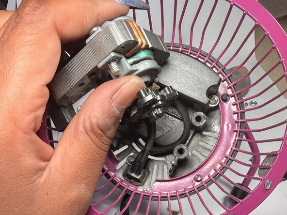 Room Essentials FE10-CP Fan Motor Replacement Guide: step 4, image 1 of 2