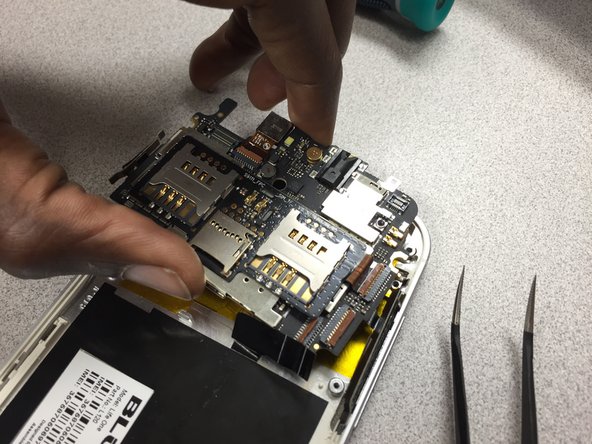 Blu L120 Motherboard Replacement: crwdns2935265:010crwdnd2935265:03crwdnd2935265:03crwdne2935265:0