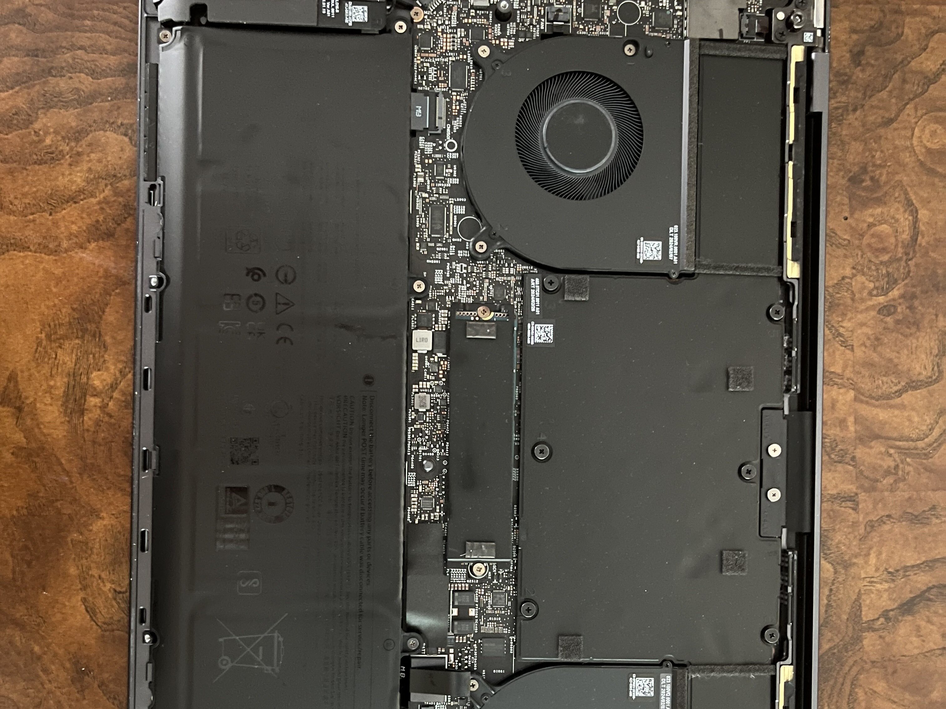 Dell XPS 16 9640 バッテリー劣化なし Dell XPS 16 9640 バッテリー劣化なし