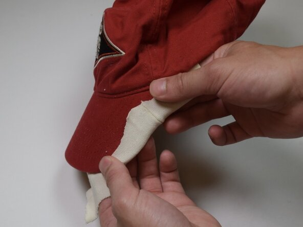 Patchwork Repair for a Damaged Hat: crwdns2935265:06crwdnd2935265:02crwdnd2935265:03crwdne2935265:0