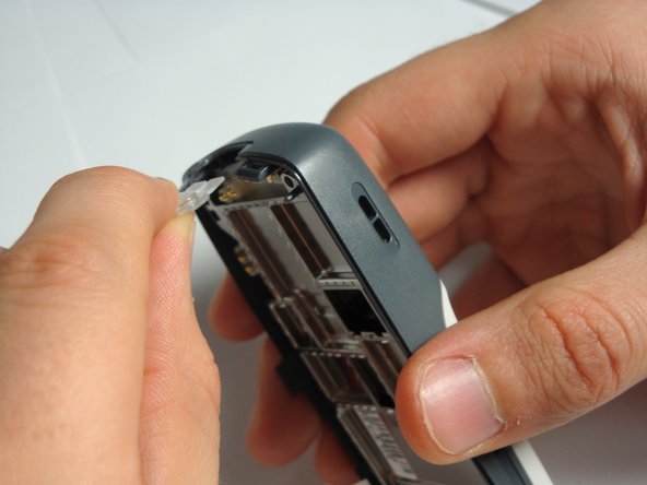 Nokia 2128i Power Unit Replacement, Power Button: crwdns2935265:07crwdnd2935265:03crwdnd2935265:03crwdne2935265:0