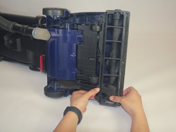 Replacing a Bissell POWERforce Helix Vacuum Hose: crwdns2935265:04crwdnd2935265:02crwdnd2935265:03crwdne2935265:0