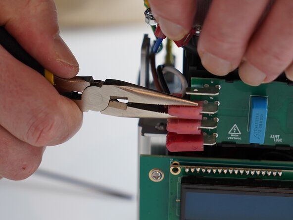 Kaffelogic Nano 7/LINK (D-P Serial) Stack Replacement, Disconnect the mains connectors: crwdns2935265:010crwdnd2935265:02crwdnd2935265:03crwdne2935265:0