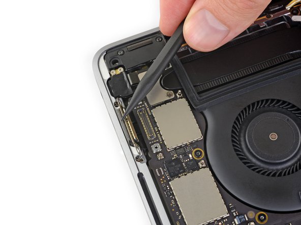 MacBook Pro 13" Touch Bar Late 2016 Battery Replacement, Disconnect the left Thunderbolt ports: step 31, image 3 of 3