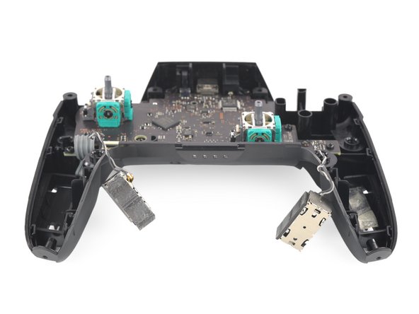 Switch Pro Controller Motherboard Replacement, Lift the modules: crwdns2935265:015crwdnd2935265:02crwdnd2935265:02crwdne2935265:0