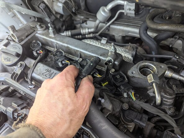 Hyundai Accent Valve Cover Gasket Replacement, Disconnect the breather hose: step 37, image 3 of 3