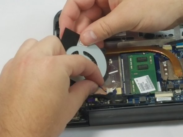 HP Pavilion 11-n010dx Fan Replacement: crwdns2935265:09crwdnd2935265:02crwdnd2935265:03crwdne2935265:0