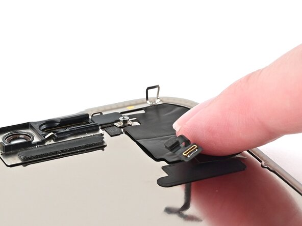 iPhone 16 Pro Max Screen Replacement, Press the ambient light sensor: 步骤 28 中的图像 3，3