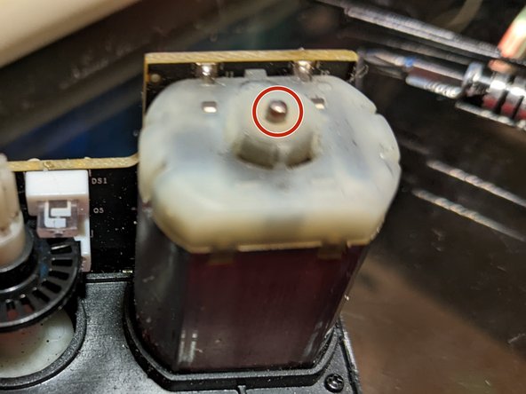 VEX V5 11w smart motor Un-seizing, tap and twist the motor shaft: crwdns2935265:05crwdnd2935265:02crwdnd2935265:03crwdne2935265:0