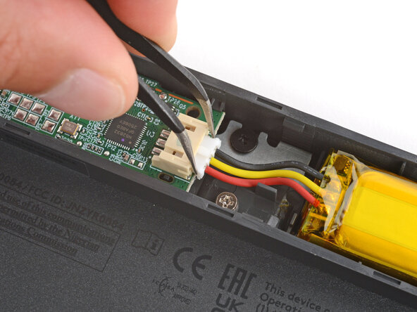 Logitech MX Keys Mini Battery Replacement, Remove the battery: crwdns2935265:09crwdnd2935265:01crwdnd2935265:03crwdne2935265:0