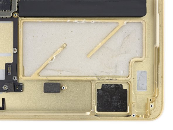 iPad Pro 12.9" Teardown: crwdns2935265:013crwdnd2935265:03crwdnd2935265:03crwdne2935265:0