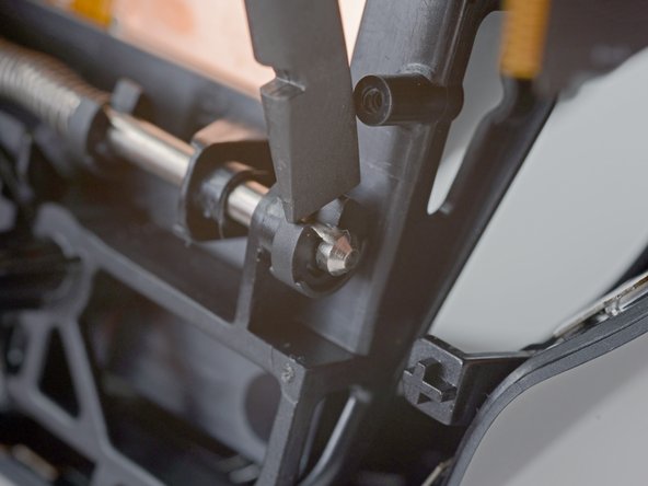 Valve Index Headset Eye Tube Replacement, Remove the lower eye tube: crwdns2935265:040crwdnd2935265:02crwdnd2935265:03crwdne2935265:0