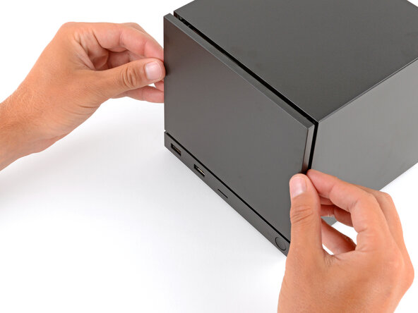 Steam Machine (2026) Faceplate Replacement, Remove the faceplate: step 1, image 1 of 3