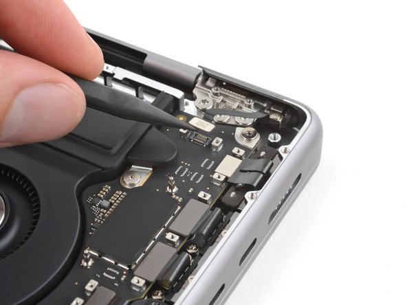 MacBook Pro 14" Late 2023 (M3) USB-C Ports Replacement, Disconnect the lid angle sensor: crwdns2935265:028crwdnd2935265:02crwdnd2935265:02crwdne2935265:0