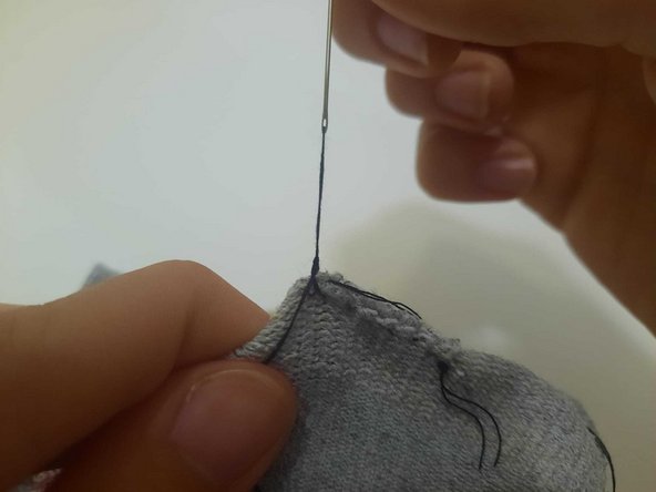 How to Sew a Hole in a Sock: crwdns2935265:08crwdnd2935265:02crwdnd2935265:02crwdne2935265:0