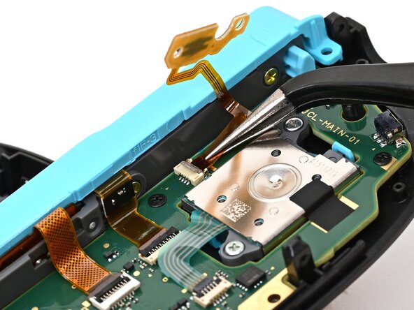 Joy-Con 2 (Left) Joystick Replacement, Connect the trigger board: crwdns2935265:039crwdnd2935265:02crwdnd2935265:03crwdne2935265:0