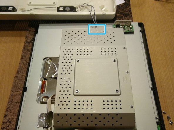 Replace defective against screen flickering with Hyundai W241D, Removing the cover: crwdns2935265:03crwdnd2935265:02crwdnd2935265:02crwdne2935265:0