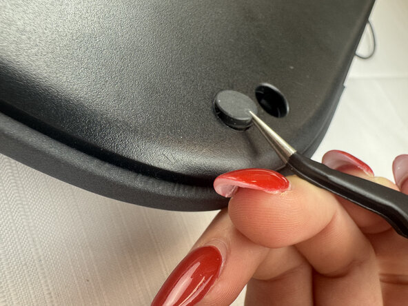 Microsoft LXM-00001 Rubber Feet Replacement: step 2, image 3 of 3